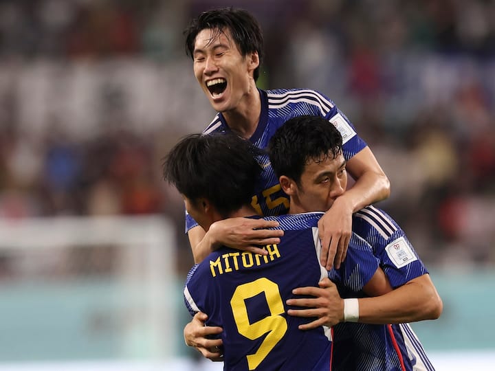 FIFA WC 2022 Qatar: Japan won match 2-1 against Germany Khalifa International Stadium FIFA WC 2022 Qatar: ఫిఫా ప్రపంచకప్- జర్మనీపై సంచలన విజయం సాధించిన జపాన్