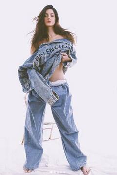 Shanaya Kapoor: ਟਾਪਲੈੱਸ ਹੋ ਕੇ ਸ਼ਨਾਇਆ ਨੇ ਕਰਵਾਇਆ ਮਨਮੋਹਕ ਫੋਟੋਸ਼ੂਟ, ਰਿਵਰਸ ਜੈਕੇਟ 'ਚ ਦਿਖਾਇਆ ਗਲੈਮਰ