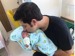 Man Quits Lucrative Job To Spend Time With Newborn Daughter. Netizens Are Divided