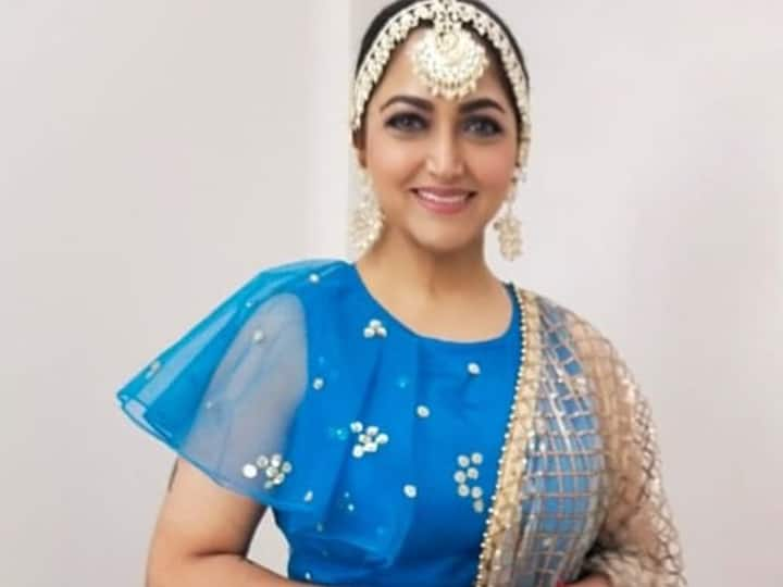 Actress Khushbu Sundar Latest Photos: அழகே அழகே... நடிகை குஷ்புவின் லேட்டஸ்ட் புகைப்படங்கள்!