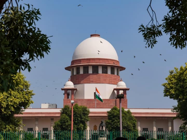 Supreme Court petition filed to give legal recognition to Same Sex Marriage ann समलैंगिक विवाह को कानूनी मान्यता देने के मामले में आज 'सुप्रीम' सुनवाई, हैदराबाद के इस कपल ने दायर की याचिका