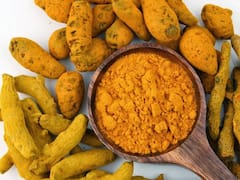 मुरझाएं हुए तुलसी को पलक झपकते कर देगा हरा, हल्दी का ऐसा इस्तेमाल शायद ही आपने पहले पढ़ा होगा