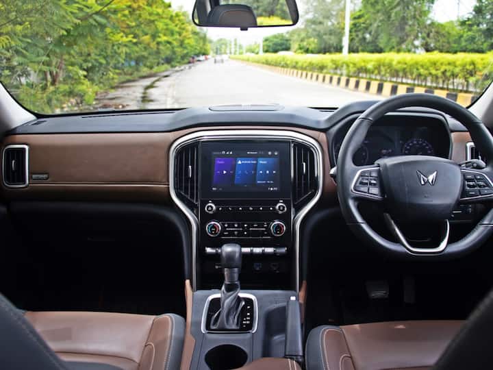 I will first say that it looks brilliant in this colour and the massive new Scorpio N has a lot of presence which turned heads in Mumbai. It is big and looks premium. The same goes for the inside and it is another league over the current Scorpio or should we say Scorpio Classic. The cabin is well put together and the feature list has been increased to reflect the premium pricing that the new Scorpio N has. Sunroof, connected car tech, premium audio system, front/rear parking sensors, dual-zone climate control and more. That said, the camera display could be better and a bigger touchscreen would also be nice. (Photography - Clinton Pereira)