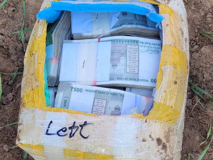 पुलिस और सुरक्षाबल के वरिष्ठ अधिकारियों ने भी मौके पर पहुंच कर तलाशी की.