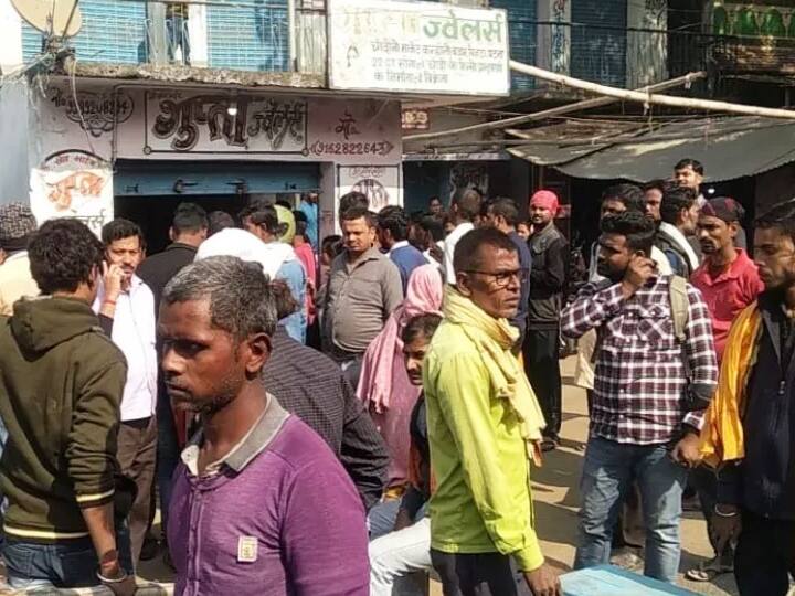 Patna Crime News: Miscreants Looted 2 KG Gold and Cash from Bihta Kanhauli Bazar ann Patna Crime News: पटना में सुबह-सुबह एक करोड़ से अधिक का सोना लूट कर भागे बदमाश, साथ में दो लाख कैश