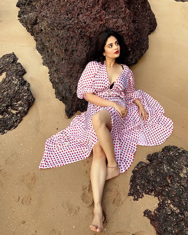 బుల్లితెరపై యాంకర్ శ్రీముఖి హంగామా మామూలుగా ఉండదు.Photo Credit: Sreemukhi/ instagram