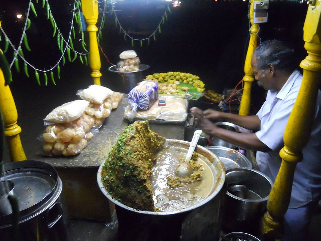 சுற்றுச்சூழலை பாதுகாக்க மெரினாவில் கெடுபிடி...சென்னை மாநகராட்சி நடவடிக்கை! Vendors switch to eco-friendly material for a cleaner Marina, but questions remain on cleanliness சுற்றுச்சூழலை பாதுகாக்க மெரினாவில் கெடுபிடி...சென்னை மாநகராட்சி நடவடிக்கை!