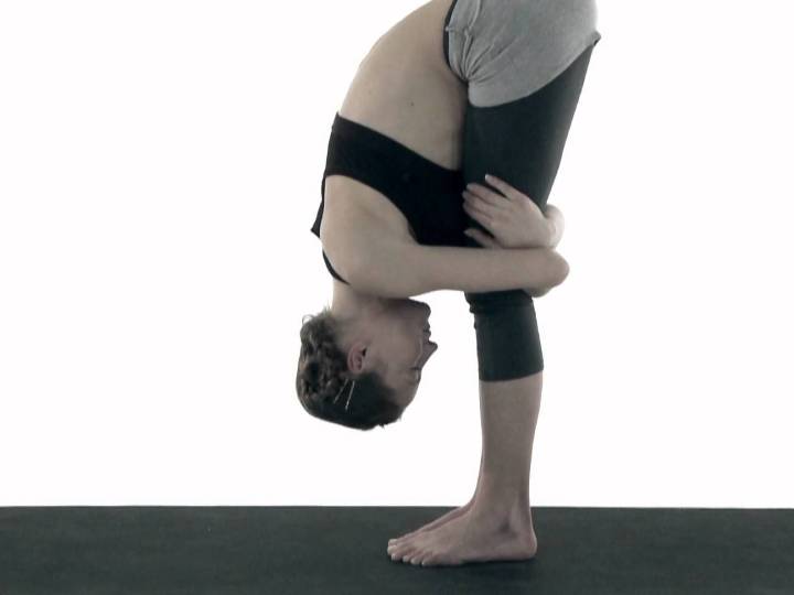 Yogasana In Winter: सर्दियों में करें ये 3 योगासन, शरीर होगी लचीली और हड्डी की दर्द भी रहेगी दूर