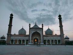 'Is This Iran?': Women's Panel Serves Notice On Jama Masjid For Barring Entry Of Girls 'Alone'