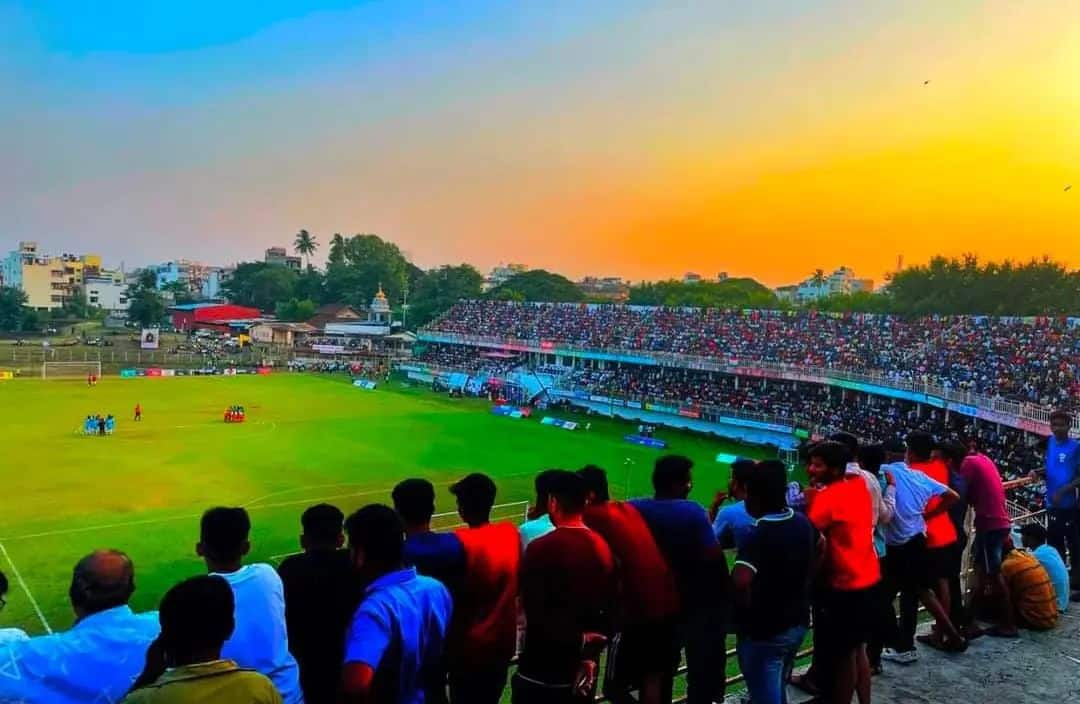 Kolhapur football season will start from 4th December Kolhapur Football : प्रतीक्षा संपली! कोल्हापूर फुटबाॅल हंगाम 4 डिसेंबरपासून सुरु होणार; शाहू स्टेडियम गर्दी अनुभवण्यास सज्ज