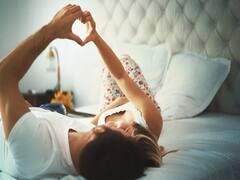 Relationship Tips: પતિ-પત્નીએ સંબંધમાં લાવવી હોય મીઠાશ તો રાત્રે સુતા પહેલા કરો આ કામ
