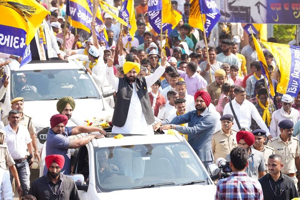 Corrupt leaders will pay for their sins after AAP forms government in Gujarat : Bhagwant Mann ਗੁਜਰਾਤ 'ਚ 'ਆਪ' ਦੀ ਸਰਕਾਰ ਬਣਨ ਤੋਂ ਬਾਅਦ ਭ੍ਰਿਸ਼ਟ ਨੇਤਾ ਆਪਣੇ ਗੁਨਾਹਾਂ ਦੀ ਕੀਮਤ ਚੁਕਾਉਣਗੇ : ਭਗਵੰਤ ਮਾਨ