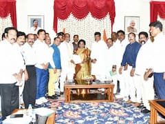 Andhra Pradesh BJP Leaders Meet Telangana Governor Tamilisai Soundararajan - See Pics