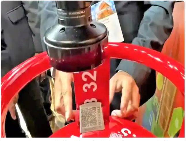 LPG Gas Cylinder QR Code Scanner:  ਜੇ ਤੁਸੀਂ ਵੀ ਕਿਸੇ ਸਮੇਂ LPG ਗੈਸ ਸਿਲੰਡਰ ਤੋਂ ਗੈਸ ਚੋਰੀ ਦੇ ਸ਼ਿਕਾਰ ਹੋ ਗਏ ਹੋ ਤਾਂ ਤੁਹਾਡੇ ਲਈ ਵੱਡੀ ਖਬਰ ਆਈ ਹੈ।