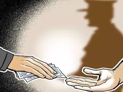 Chandigarh News : ਰਿਸ਼ਵਤਖੋਰੀ ਦੇ ਕੇਸ 'ਚ ਹੁਣ ਪੁਲਿਸ ਅਫਸਰ ਨੂੰ ਖਾਣੀ ਪਏਗੀ ਜੇਲ੍ਹ ਦੀ ਹਵਾ Chandigarh News: In the case of bribery, the police officer will now have to spend time in jail Chandigarh News : ਰਿਸ਼ਵਤਖੋਰੀ ਦੇ ਕੇਸ 'ਚ ਹੁਣ ਪੁਲਿਸ ਅਫਸਰ ਨੂੰ ਖਾਣੀ ਪਏਗੀ ਜੇਲ੍ਹ ਦੀ ਹਵਾ