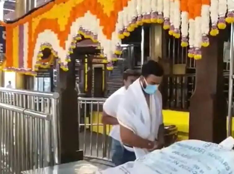 Ahead of marriage Team India cricketer KL Rahul spotted in temple video goes viral KL Rahul in Wedding: આથિયા સાથે લગ્ન પહેલા કેએલ રાહુલ પહોંચ્યો મંદિર, જલદી લેશે સાત ફેરા, વીડિયો વાયરલ