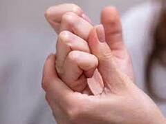 क्या उंगलियां चटकाना एक्सरसाइज है या फिर सच में इससे अर्थराइटिस हो जाता है? 