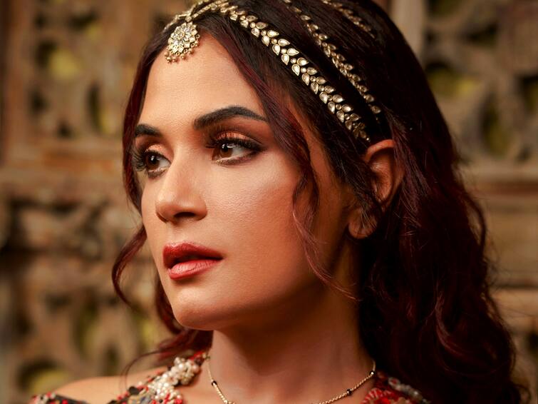 Bollywood Actor Richa Chadha Apologises For Her 'Galwan', Indian Army Tweet Actor Richa Chadha Apologises After Outlash Over 'Galwan Says Hi' Tweet