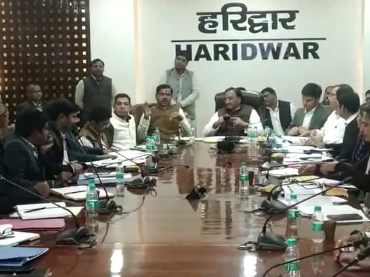 Haridwar Uttarakhand MP and former Union Minister Ramesh Pokhriyal Nishank review meeting of development plans ANN Haridwar: बैठक में MP रमेश पोखरियाल निशंक ने अधिकारियों को लगाई कड़ी फटकार, दिये ये निर्देश