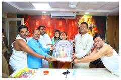 PHOTO: आमदार सरनाईकांकडून 75 तोळं सोनं तुळजाभवानीला अर्पण