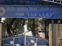 पूर्व अधिकारी का दावा- 'तिहाड़ जेल में प्रभावशाली कैदियों की यौन इच्छाओं की भी होती है पूर्ति'