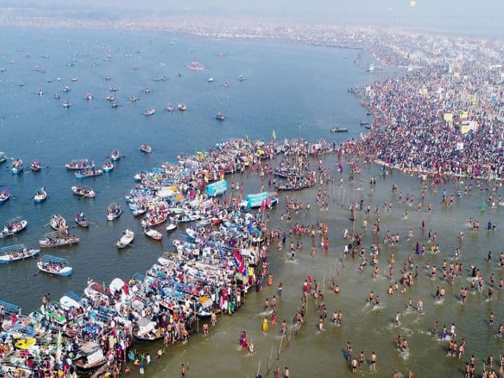 रेलवे के इस पैकेज का नाम होली रामायण यात्रा (Holy Ramayana Yatra) रखा गया है. इसमें आपको अयोध्या, सीतामढ़ी, जनकपुर, बक्सर, प्रयागराज, वाराणसी और चित्रकूट घूमने का मौका मिलेगा.