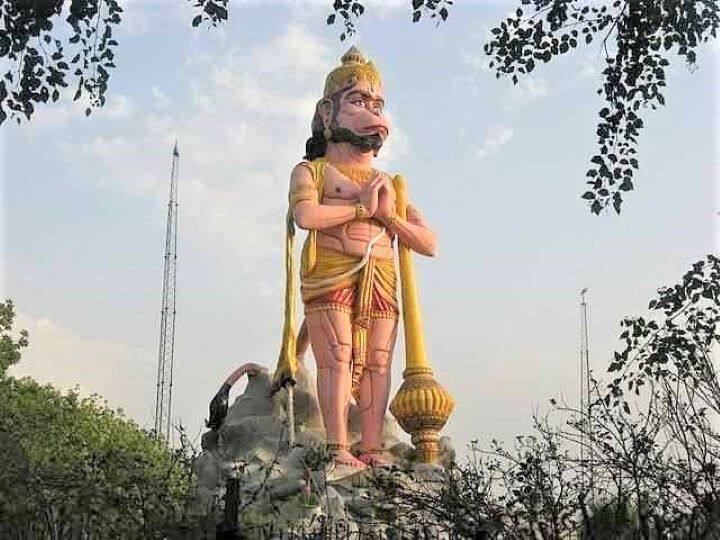 इस पैकेज में आप 18 फरवरी 2023 से लेकर 26 फरवरी 2023 तक सफर करेंगे. यह पैकेज पूरे 8 दिन का होगा. इस पैकेज में आपको ब्रेकफास्सट, लंच और डिनर की सुविधा मिलेगी.