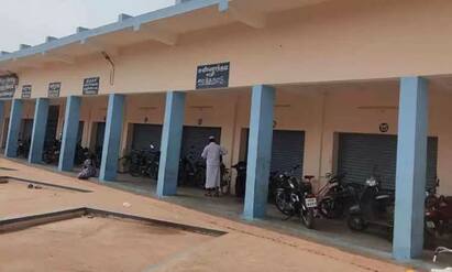 pudukottai Karambakudi Bus Station Shops Auctions Argument Arousal TNN புதுக்கோட்டை: கறம்பக்குடி பேருந்து  நிலைய கடைகள் ஏலத்தில் வாக்குவாதம்