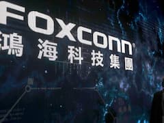 Foxconn Apologises: చైనాలోని ఐఫోన్ ప్లాంట్‌లో ఉద్రిక్తతలు, దిగొచ్చి ఉద్యోగులకు సారీ చెప్పిన ఫాక్స్‌కాన్