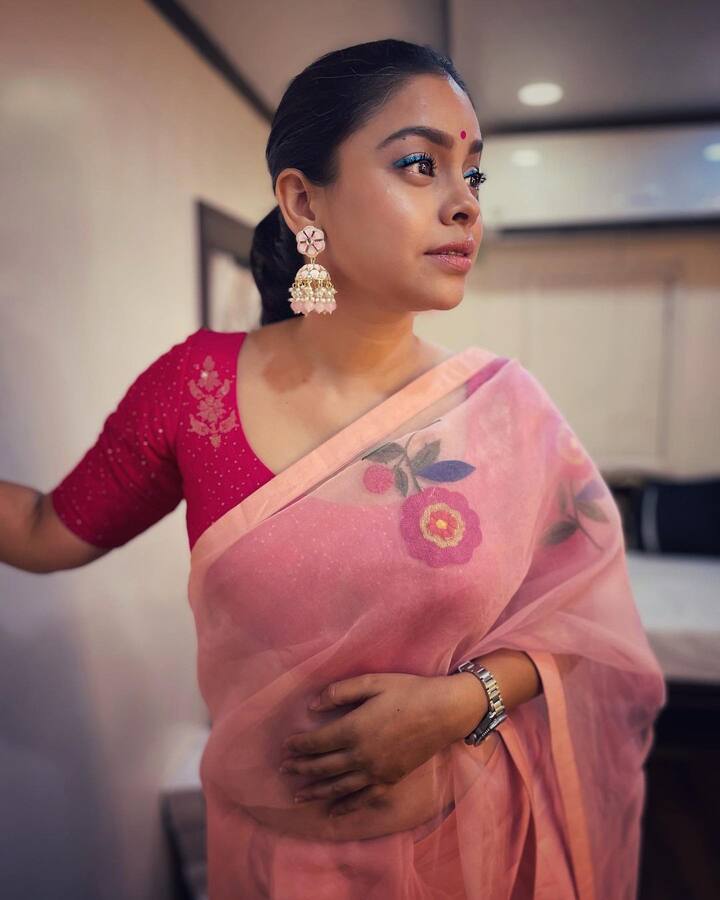 अभिनेत्री सुमोना चक्रवर्ती हे आज टीव्ही जगतात एक प्रसिद्ध नाव आहे.(फोटो सौजन्य :sumonachakravarti/इंस्टाग्राम)