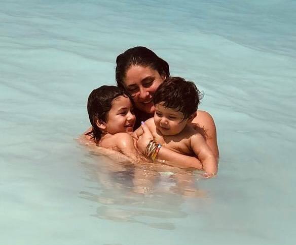 करीना कपूर ने 2012 में सैफ अली खान से शादी की थी. 2016 में जब करीना 36 साल की थीं तो उन्होंने बेटे तैमूर को जन्म दिया था. 2021 में जब उन्होंने अपने दूसरे बेटे जहांगीर अली खान को जन्म दिया तो करीना की उम्र 40 साल की हो चुकी थी.