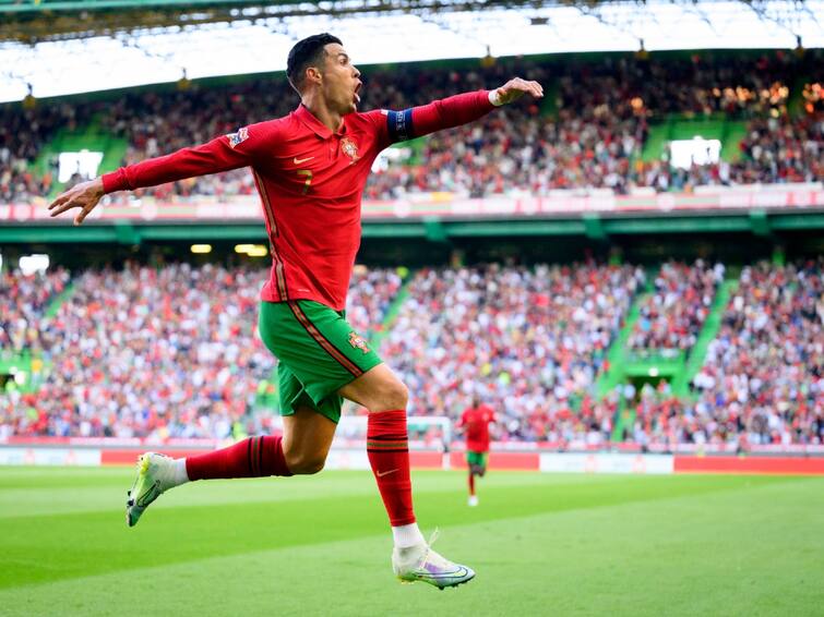 FIFA World Cup 2022: Cristiano Ronaldo becomes first player to score in five FIFA World Cup editions Cristiano Ronaldo Record: உலக்கோப்பையில்  புதிய உலக சாதனையை படைத்த ரொனால்டோ: அடுத்த இடத்தில் மெஸ்ஸி...!