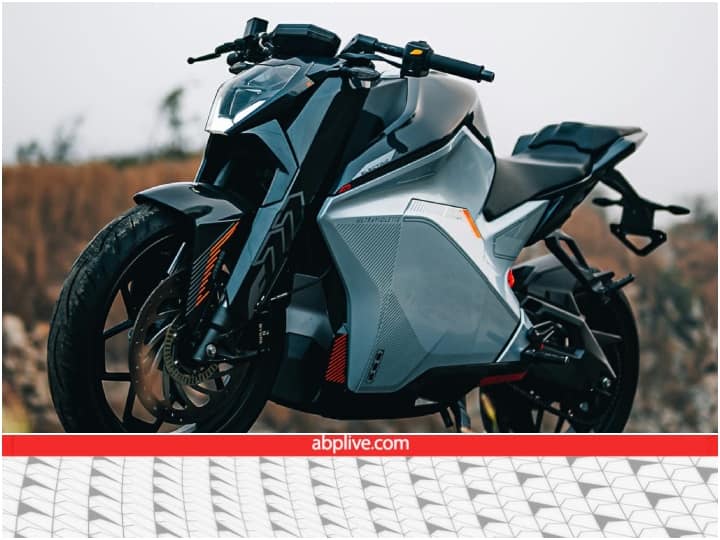 Ultraviolette F77: भारत में लॉन्च हुई अल्ट्रावॉयलेट एफ 77 इलेक्ट्रिक बाइक, जानें कीमत से लेकर खासियत तक Ultraviolette F77 Ultraviolette launched their F77 electric bike in Indian market Ultraviolette F77: भारत में लॉन्च हुई अल्ट्रावॉयलेट एफ 77 इलेक्ट्रिक बाइक, जानें कीमत से लेकर खासियत तक