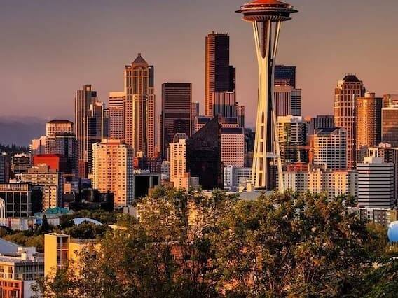 અમેરિકા - જ્યોર્જ મેસન યુનિવર્સિટીના રિપોર્ટ અનુસાર, અહીં અમેરિકામાં 3માંથી એક મહિલા બળાત્કારનો શિકાર બને છે. લગભગ 43.9% એવી મહિલાઓ છે જે છેલ્લા કેટલાક વર્ષોમાં એક યા બીજી રીતે હિંસાનો ભોગ બની છે. તેમાંથી મોટાભાગની 25 વર્ષથી ઓછી ઉંમરની મહિલાઓ પણ છે. 79 ટકા મહિલાઓ 25 વર્ષ પૂર્ણ કરતા પહેલા જ જાતિનો શિકાર બની હતી.