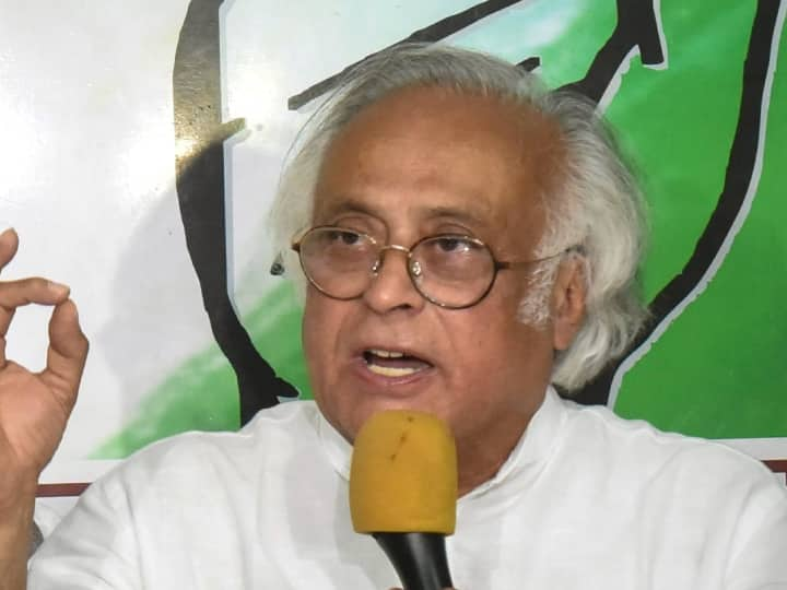 Congress leader Jairam Ramesh reacts on Ashok Gehlot statement calling Sachin Pilot a traitor Gaddar Ashok Gehlot Vs Sachin Pilot: पायलट को 'गद्दार' बताने वाले गहलोत के बयान पर कांग्रेस नेता का आया रिएक्शन, जानें क्या बोले जयराम रमेश