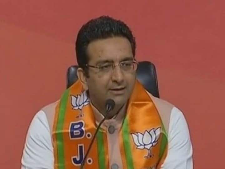 BJP spokesperson Gaurav Bhatia targeted CM Kejriwal manish sisodia issue of Delhi schools BJP Vs AAP: 'बनाने थे क्लासरूम, बना रहे थे बाररूम', केजरीवाल और सिसोदिया पर बीजेपी का तंज