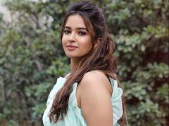 Poojitha Ponnada: క్యూట్ లుక్స్ తో మెస్మరైజ్ చేస్తున్న పూజిత పొన్నాడ