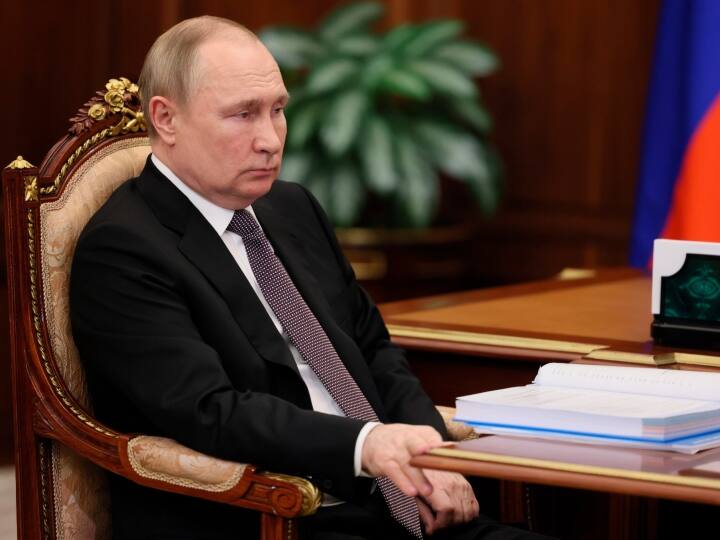 रूस के खिलाफ यूरोपीय संघ की कार्रवाई से भड़का पुतिन का कुख्यात सरदार, EU को भेजा खून से लथपथ हथौड़ा Wagner Group Owner Yevgeny Prigozhin Condemned EU Action Against Russia Sent Hammer with blood on it रूस के खिलाफ यूरोपीय संघ की कार्रवाई से भड़का पुतिन का कुख्यात सरदार, EU को भेजा खून से लथपथ हथौड़ा