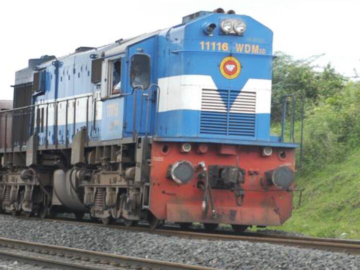 Bihar Rail Engine Parts Were Stolen by Making Tunnel in Barauni Muzaffarpur ann बिहार में एक दो नहीं... सुरंग बनाकर ले गए 16 रेल इंजन के पार्ट्स, 2020 से ही काम कर रहा था गैंग