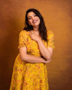 Geetha Madhuri : ఎల్లో ఎల్లో గీతామాధురి బ్యూటీఫుల్లో