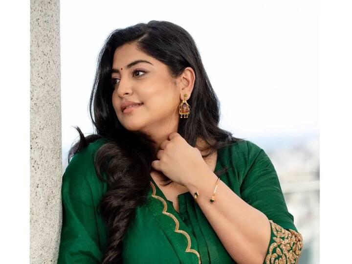 Actress Manjima Mohan Latest Photos : முதல் நீ முடிவும் நீ...பச்சை நிற உடையில் நடிகை மஞ்சிமா மோகன் லேட்டஸ்ட் புகைப்படங்கள் !