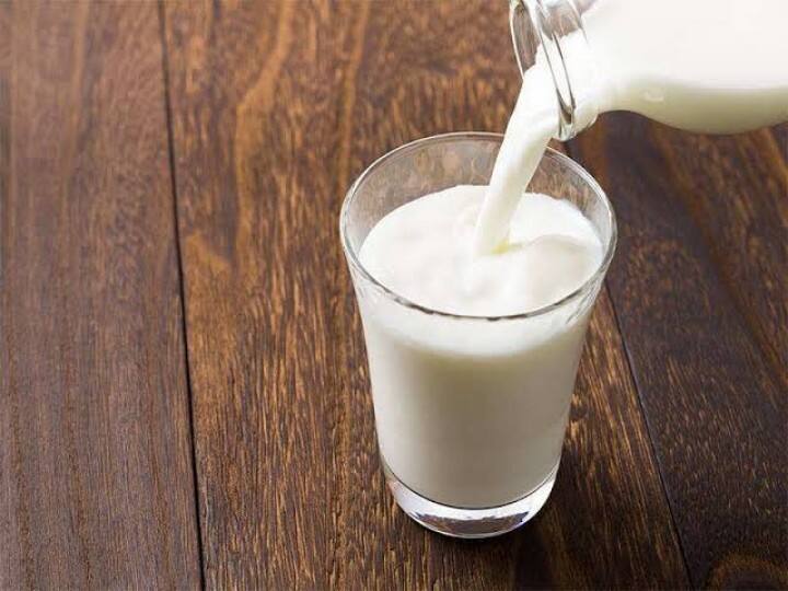 National milk day 2022 here are some side effect of drinking milk National Milk Day: फायदे तो बहुत सुने होंगे, आज जानिए दूध पीने के नुकसान क्या हैं