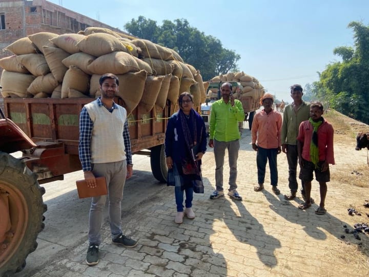 Surguja Chhattisgarh action on illegal paddy storage transportation seized BJP targeted Bhupesh Baghel government ANN Surguja News: 'धान' के हेराफेरी की कोशिश के बाद शुरू हुई सियासत, BJP का आरोप- गांव बसा नहीं, हो गया चोरों का डेरा