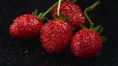 Strawberry benefits : हिवाळ्यात लालबुंद स्ट्रॉबेरी खाण्याने मिळतील 'हे' आश्चर्यकारक फायदे
