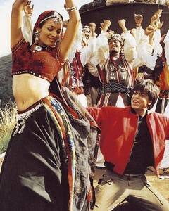 Chaiyya Chaiyya के दौरान शाहरुख को था डर, 'कहीं ट्रेन से उड़ जाएं Malaika...' सेफ्टी के लिए की थी ये जिद