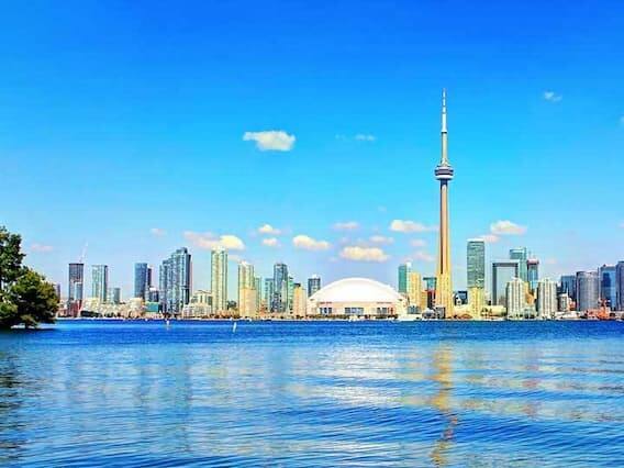 કેનેડા- કેનેડામાં પણ જાતીય હિંસાના કિસ્સાઓ ખૂબ વધારે છે. દર વર્ષે અહીં જાતીય સંડોવણીના લગભગ સાડા ચાર લાખ કેસ નોંધાય છે.