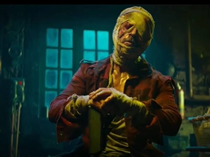 3. जवान – ये फिल्म साउथ के डायरेक्टर एटली और शाहरुख खान मिलकर बना रहे हैं. जोकि एक एक्शन फिल्म है.  फिल्म साल 2023 में रिलीज होगी लेकिन डेट अभी कंफर्म नहीं हुई है.