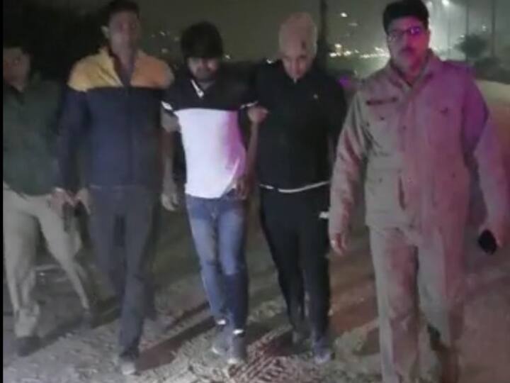 Noida Encounter between police and miscreants one arrested other absconding Noida Crime News: नोएडा में पुलिस और बदमाशों के बीच एनकाउंटर, एक को पुलिस ने दबोचा, दूसरा फरार
