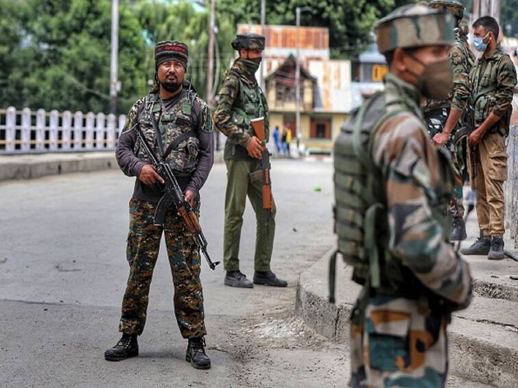 Gujarat: Two CRPF Jawans Killed In Firing By Colleague Over Unknown Issue, Probe Underway Gujarat: Two CRPF Jawans Killed In Firing By Colleague Over Unknown Issue, Probe Underway