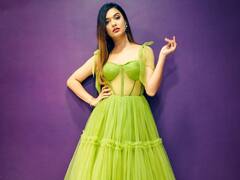 Divya Agarwal Pics: बॉलीवुड को मिलने वाली है नई हीरोइन, बिग बॉस ओटीटी फेम दिव्या अग्रवाल फिल्मों में लेंगी एंट्री